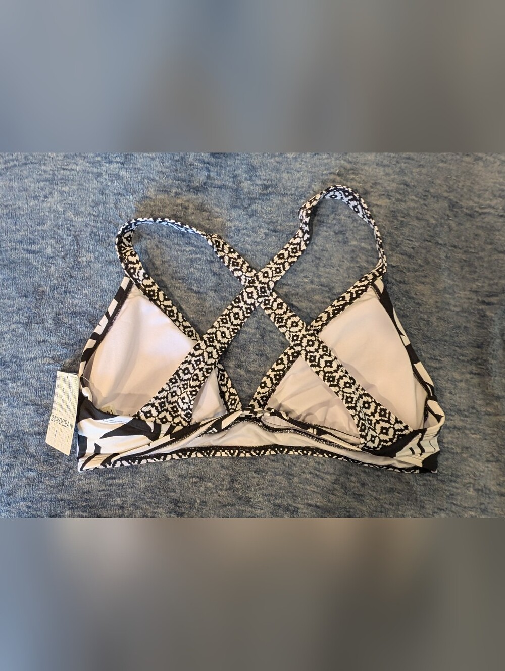 NWT 24th & Ocean XL Black and White Leaf-Print Crossback Bikini Top - Picture 5 of 5